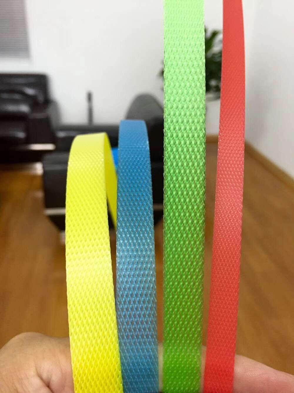 a-Ʒ]