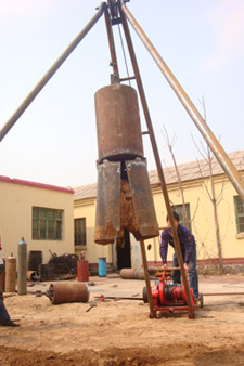 建筑地基打樁機，地基挖眼打樁機，地基打眼夯