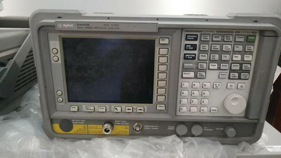 ݂/AgilentE4404B̖E4404BlVx