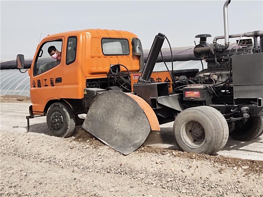 路沿石公路開槽機(jī)拋溝機(jī)