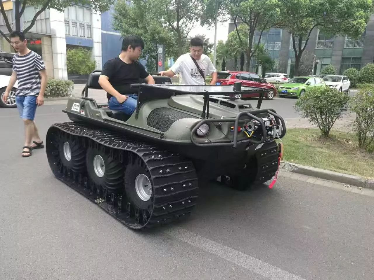 河北五星水陸兩棲車:水陸雙棲,應急救援的全能解決方案